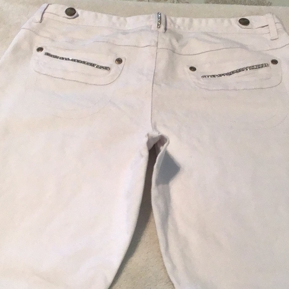 Cache Jeans - Picture 2 of 5